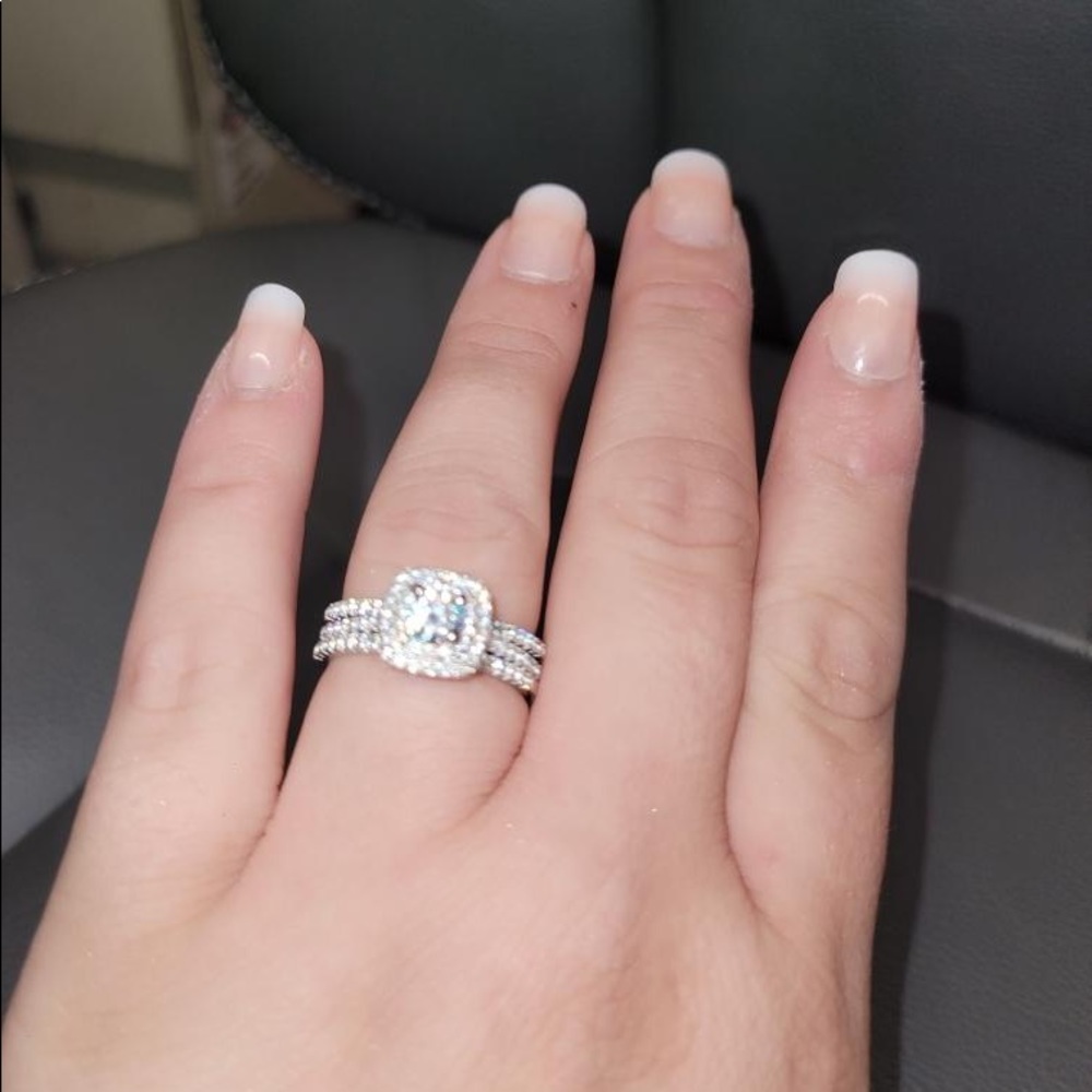 Gave $180 for it, would like to get some money back. Comes with tags.